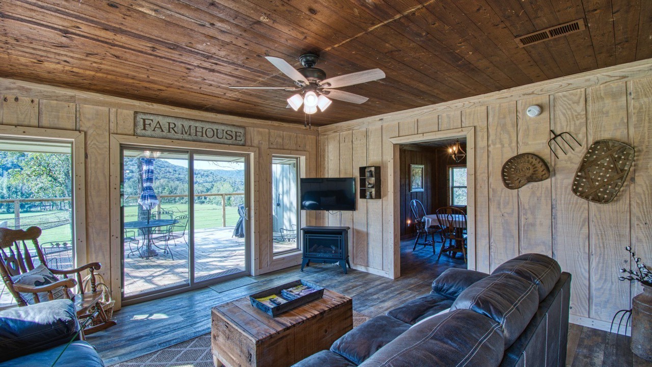 Photo of Livingroom in Alix