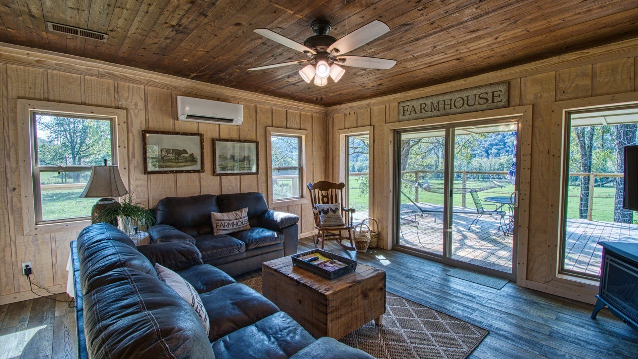 Photo of Livingroom in Alix