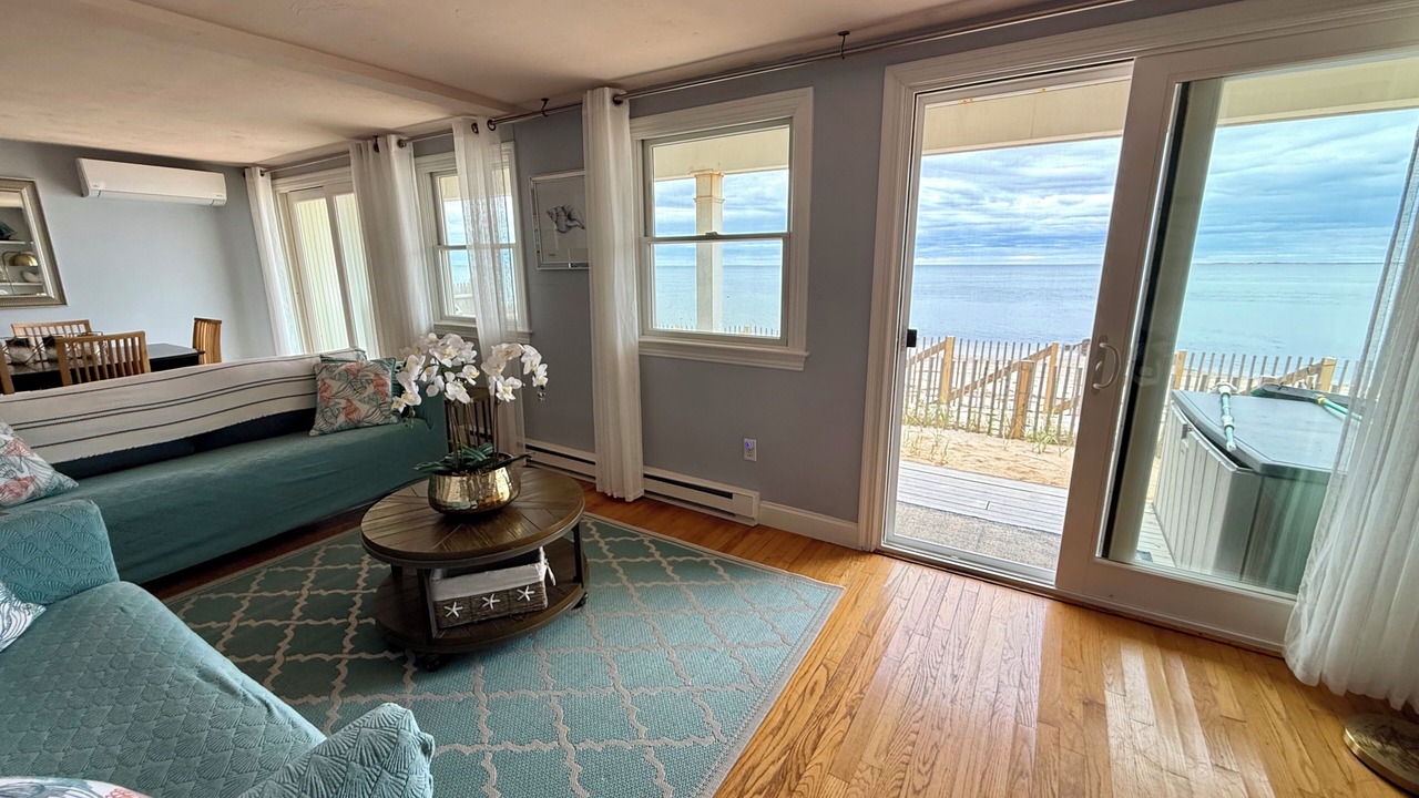 Photo of Livingroom in North Truro