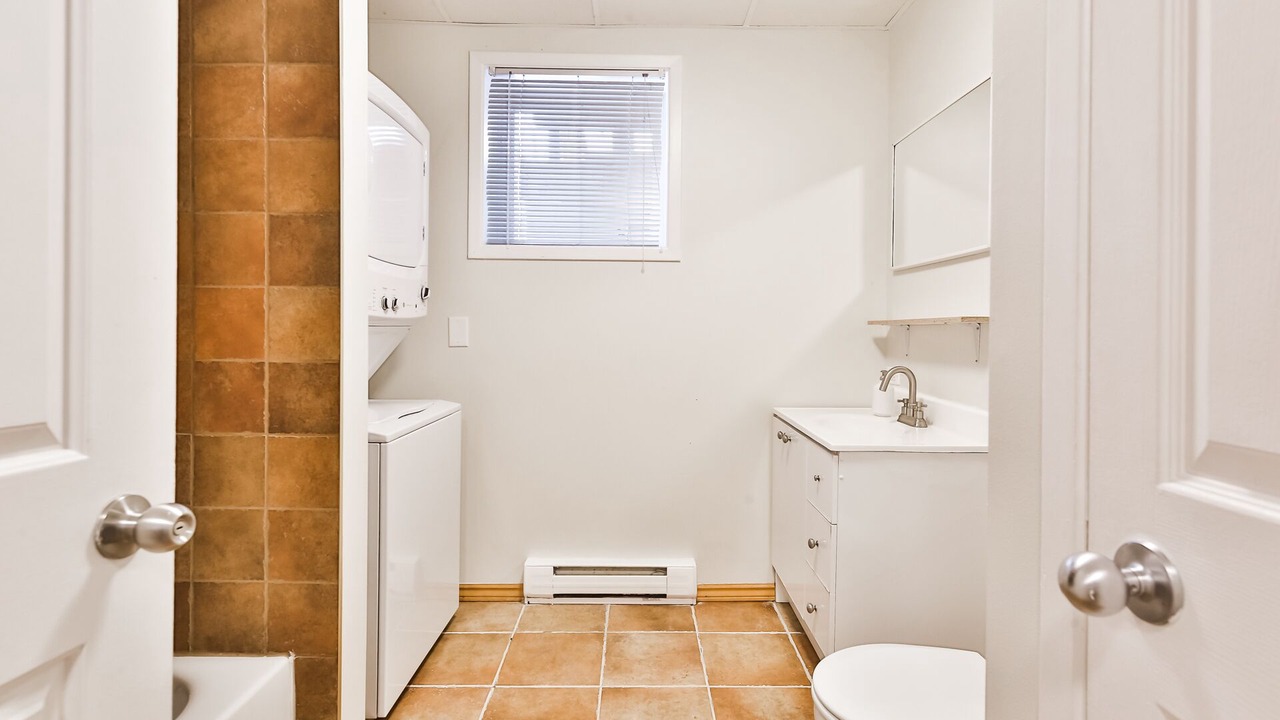 Photo of Bathroom in Mille-Isles