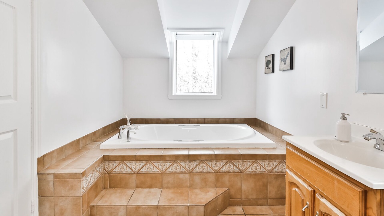 Photo of Bathroom in Mille-Isles