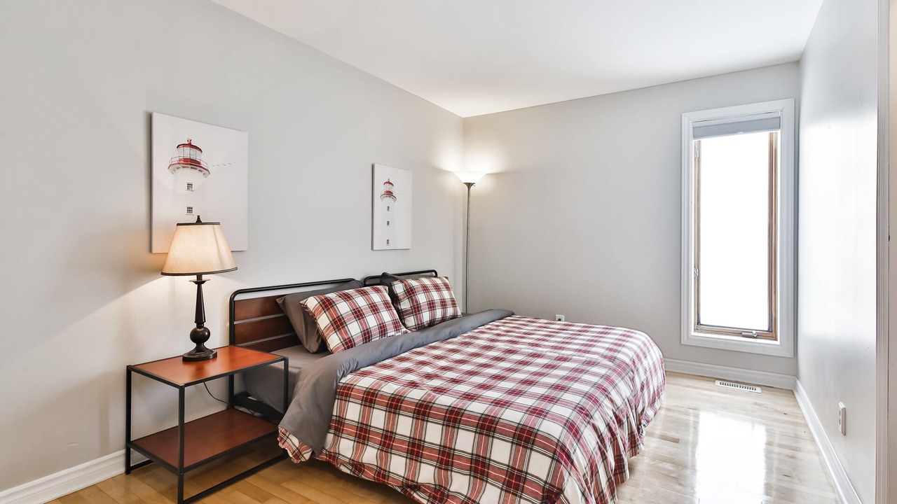 Photo of Bedroom in Mille-Isles