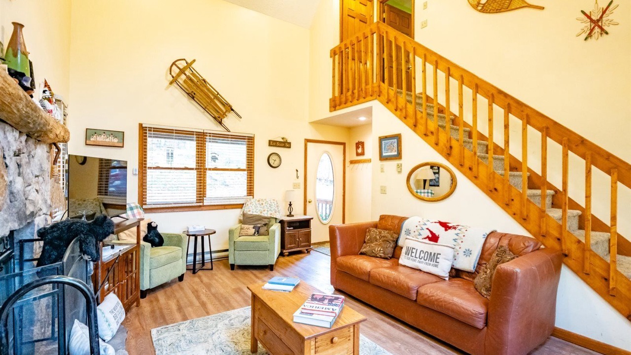Photo of Livingroom in Davis