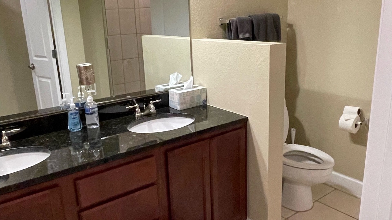 Photo of Bathroom in Bean Station
