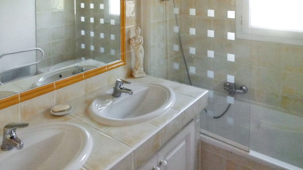 Photo of Bathroom in Plage de la Garonnette