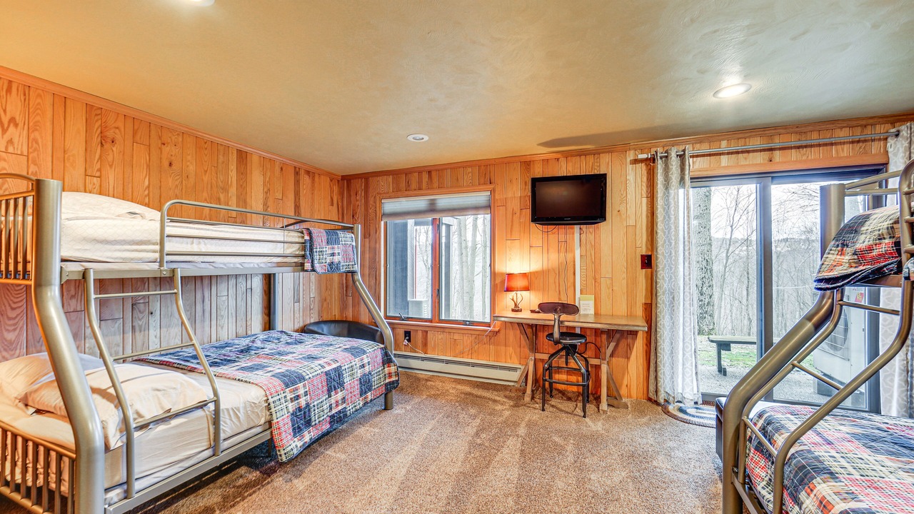 Photo of Bedroom in Seven Springs