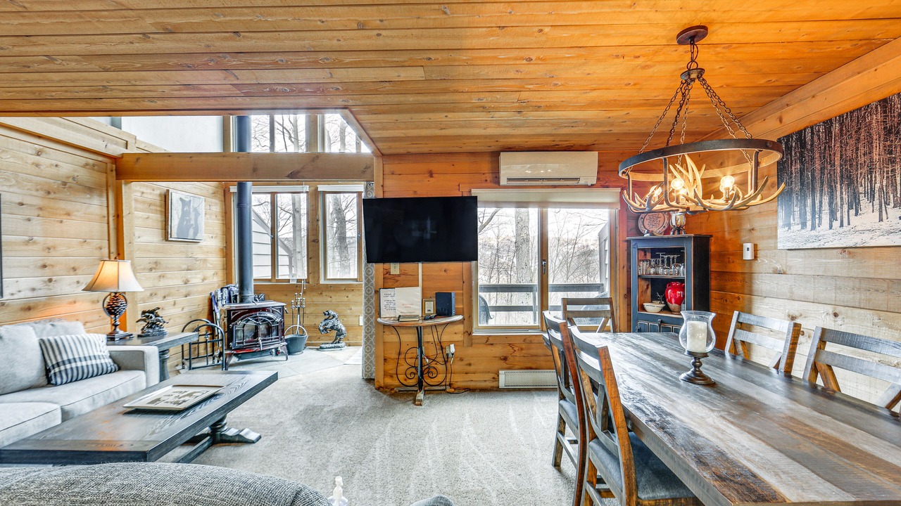 Photo of Livingroom in Seven Springs