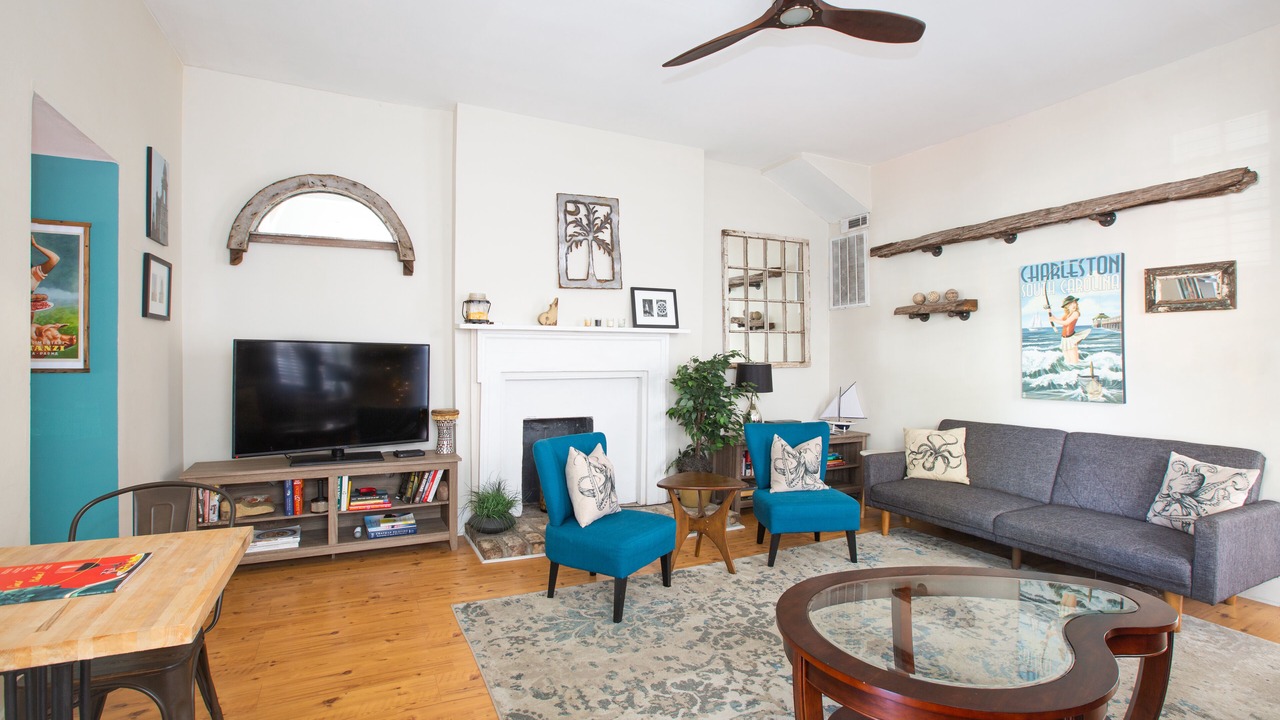 Photo of Livingroom in Harleston Village