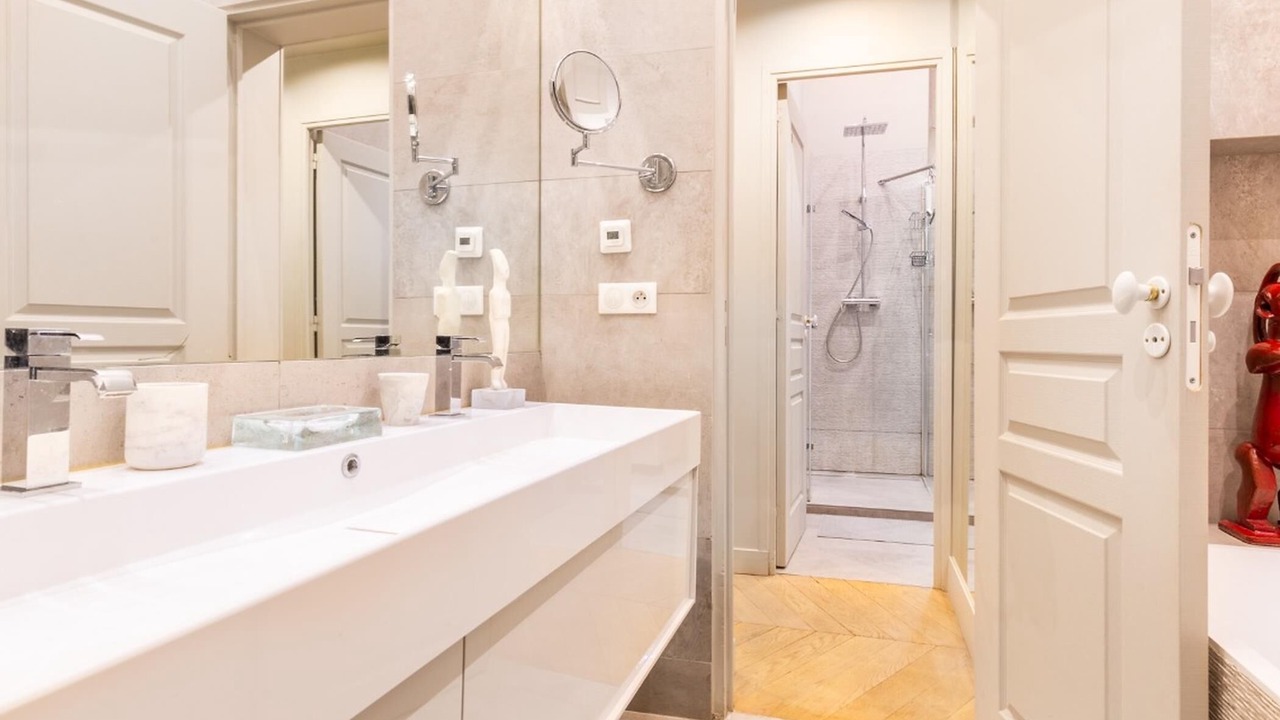 Photo of Bathroom in Les Iles
