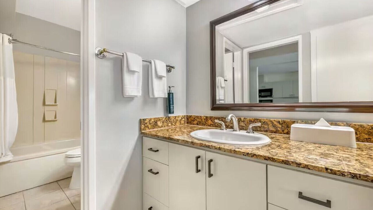 Photo of Bathroom in Canyon Corridor
