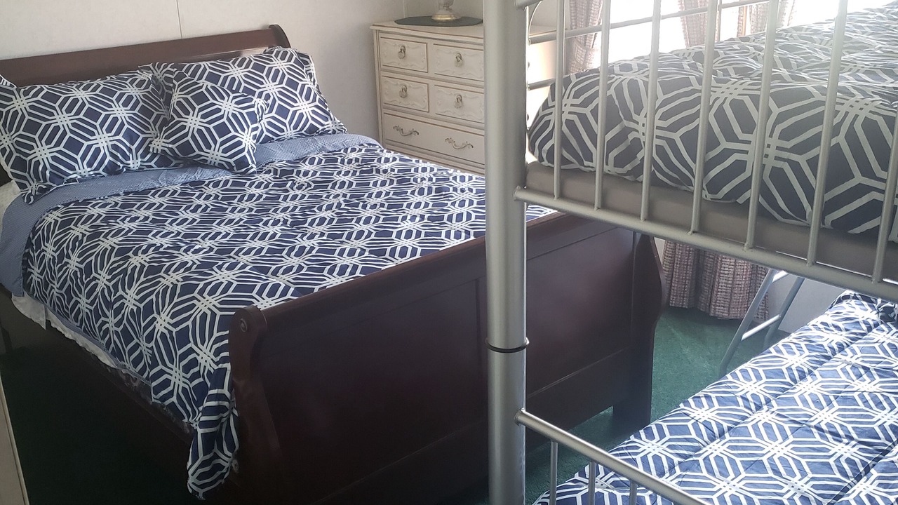 Photo of Bedroom in Kelleys Island