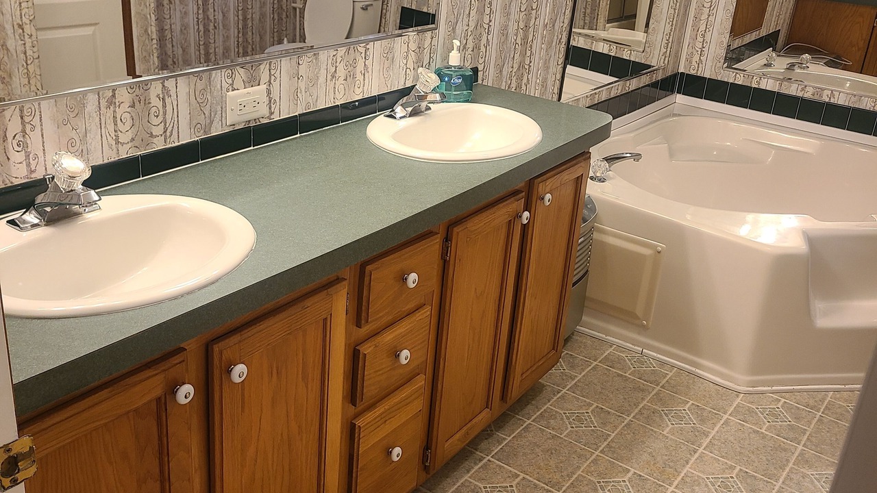 Photo of Bathroom in Kelleys Island