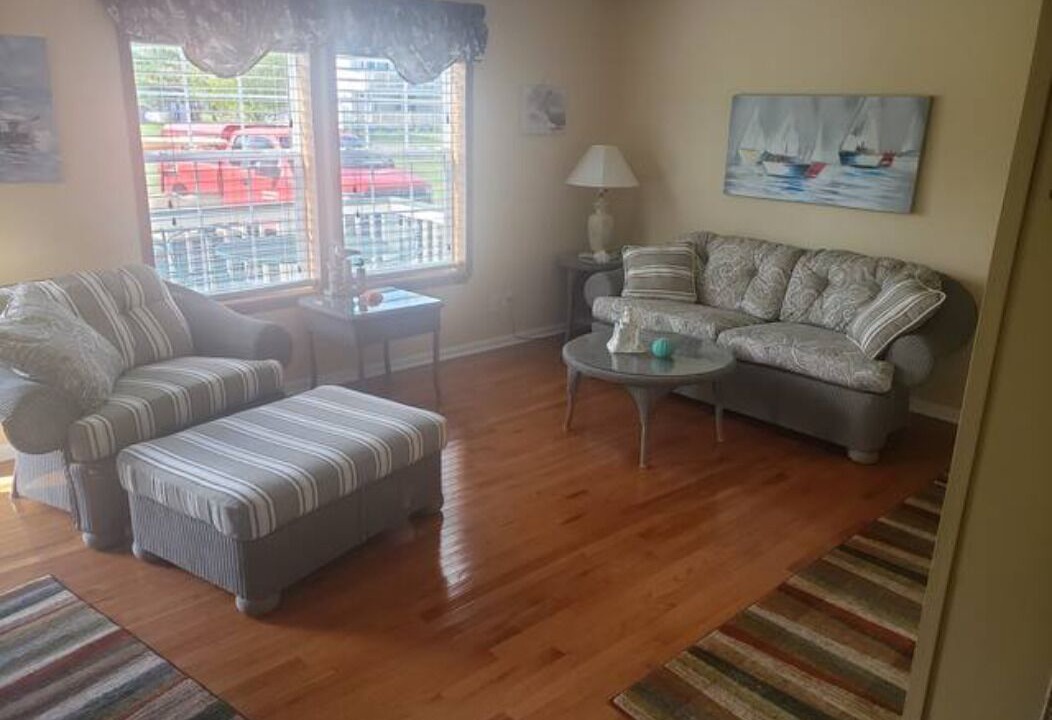 Photo of Livingroom in Kelleys Island