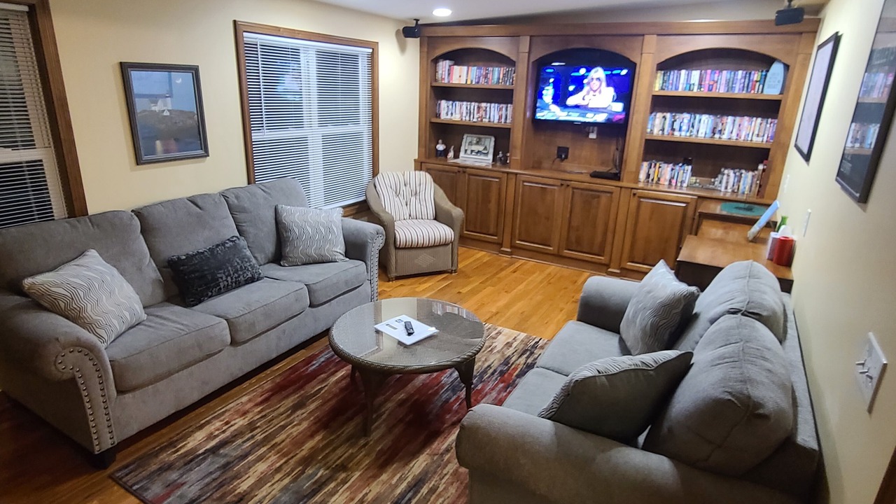 Photo of Livingroom in Kelleys Island