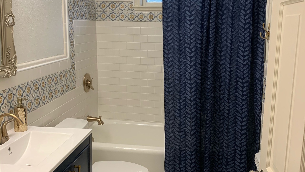 Photo of Bathroom in Lockhart