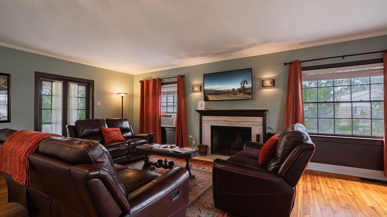 Photo of Livingroom in Lockhart