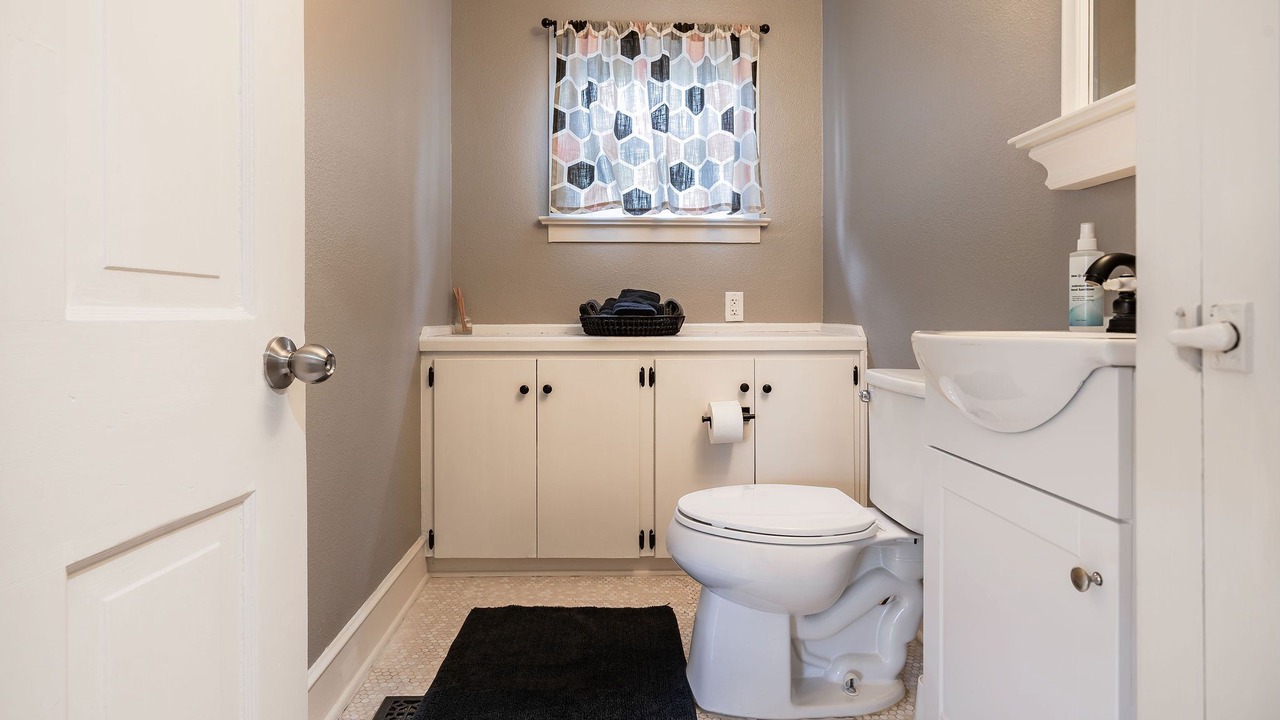 Photo of Bathroom in Lockhart
