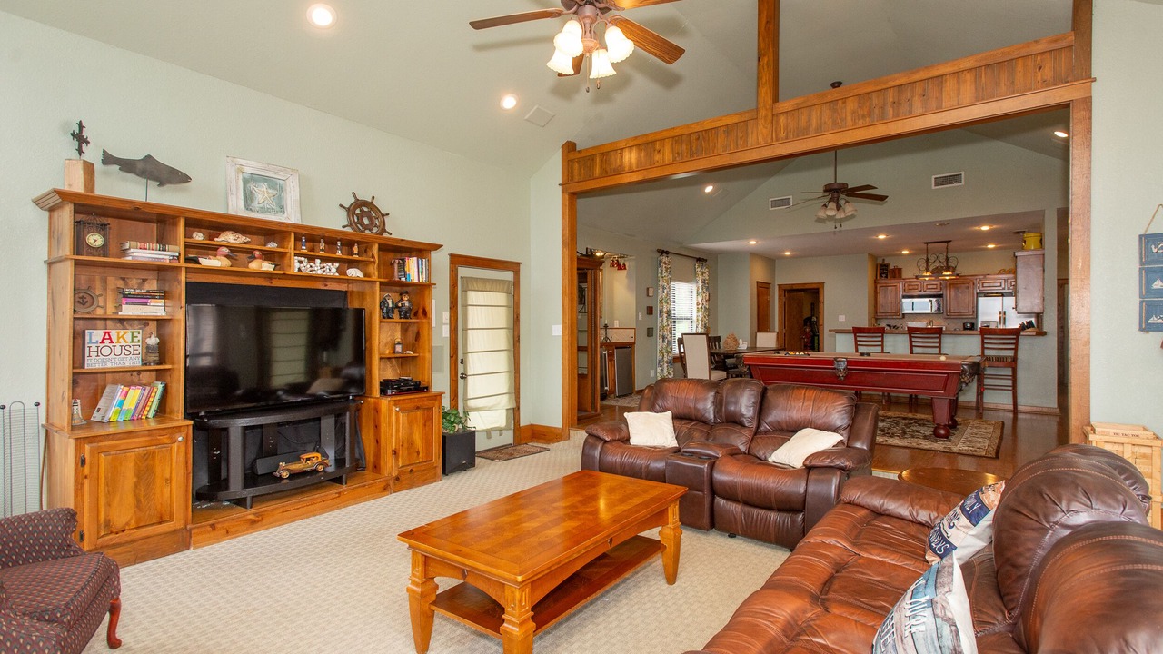 Photo of Livingroom in Enchanted Oaks