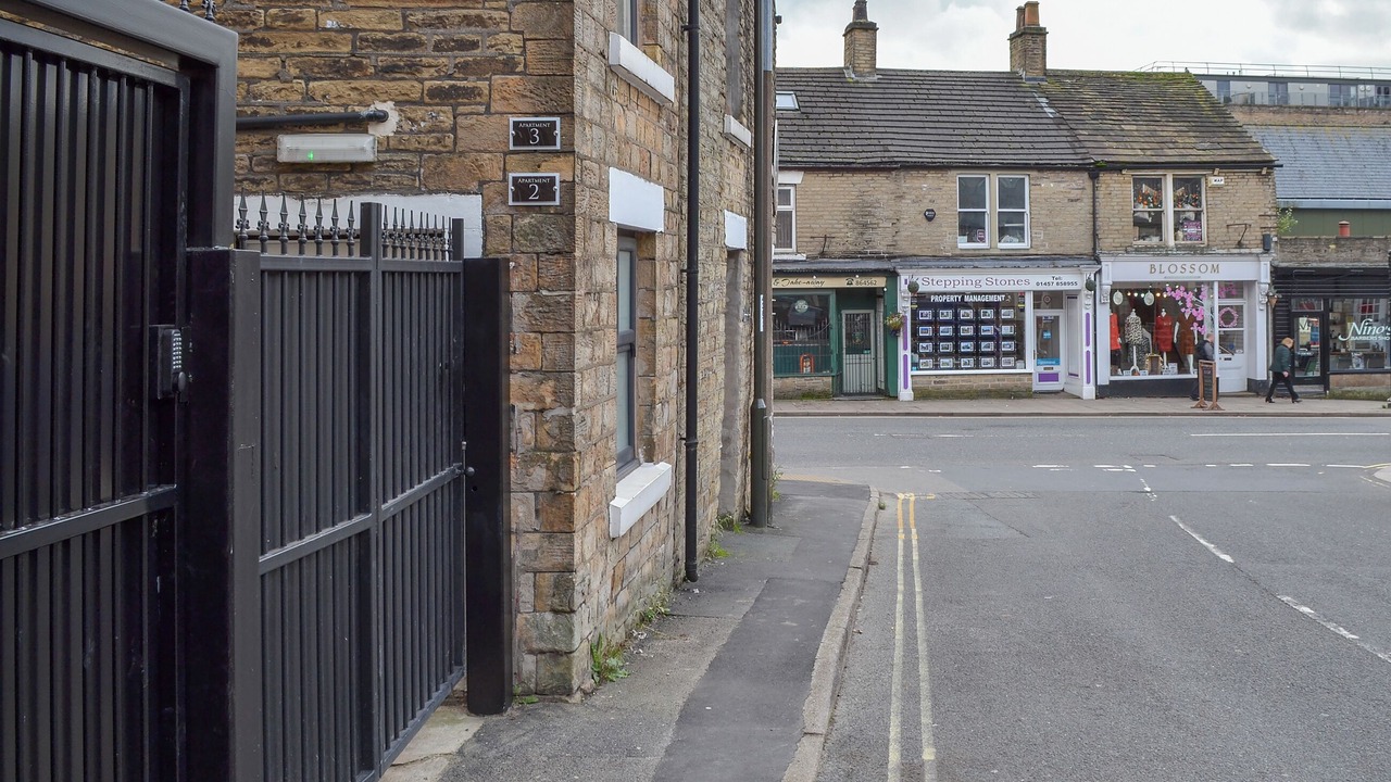 Photo of Others in Padfield