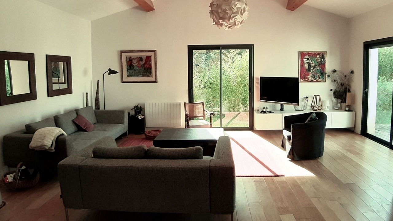 Photo of Livingroom in Saint-Mitre