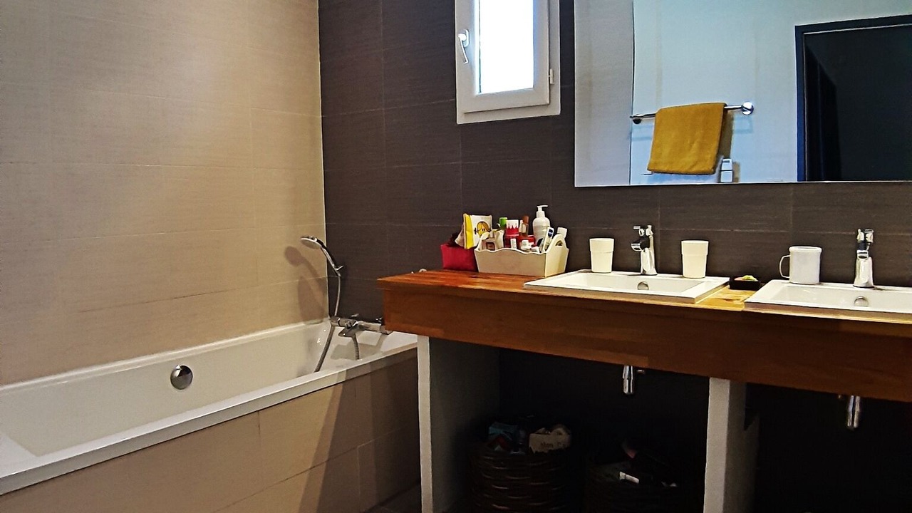 Photo of Bathroom in Saint-Mitre