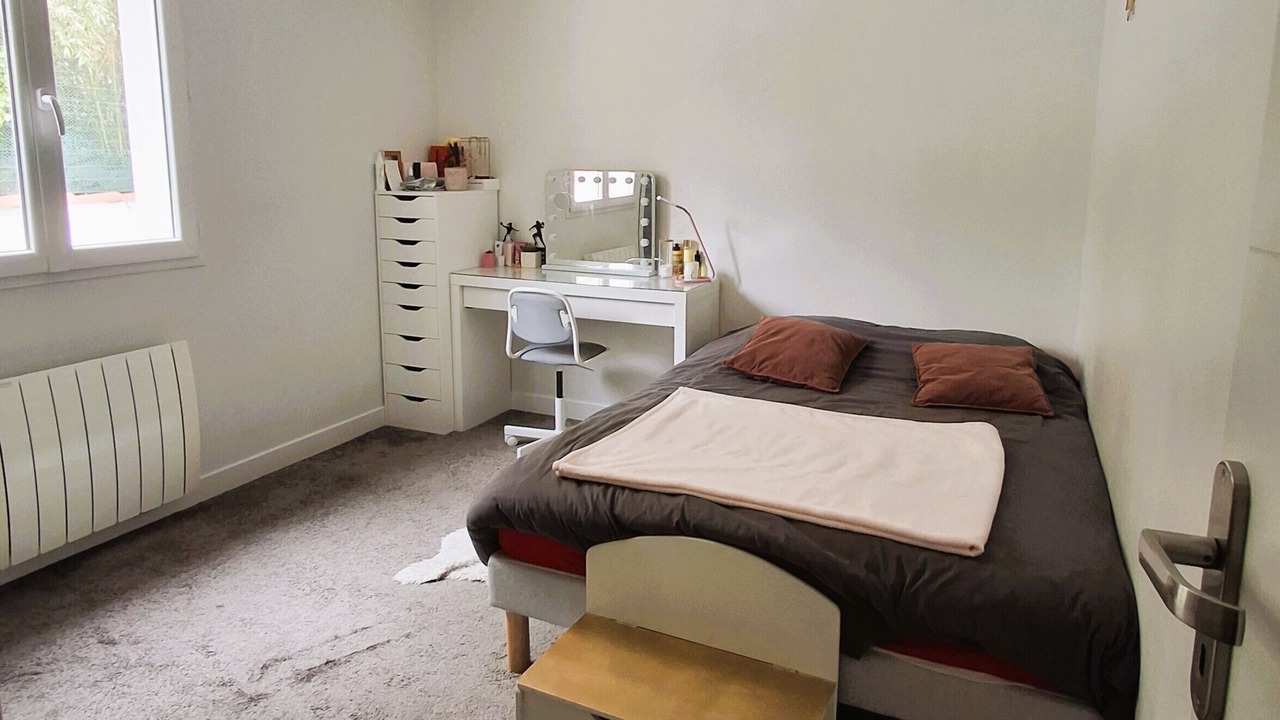 Photo of Bedroom in Saint-Mitre