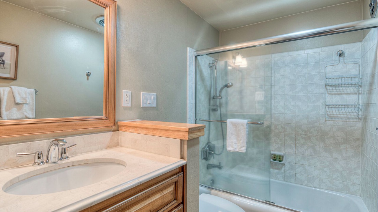 Photo of Bathroom in Overlook Park