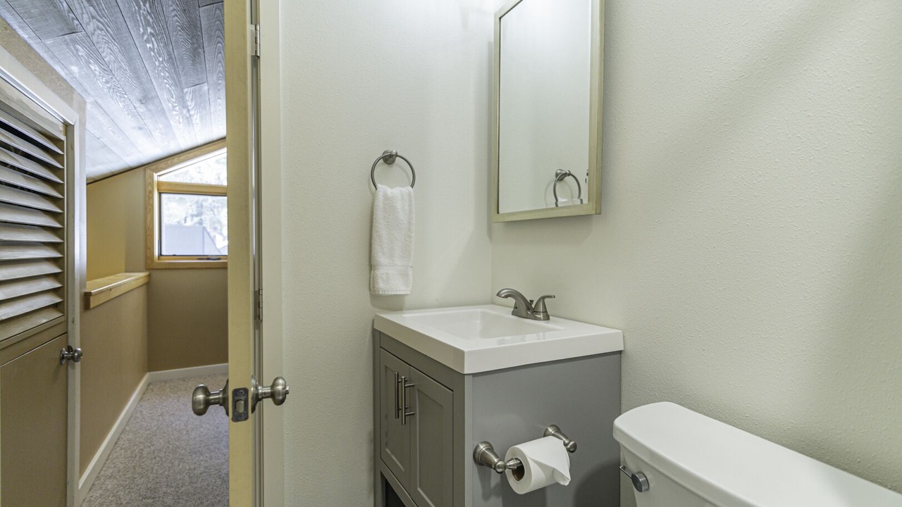 Photo of Bathroom in Overlook Park