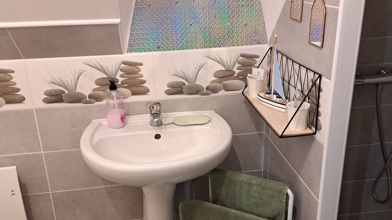 Photo of Bathroom in Pierre-de-Bresse