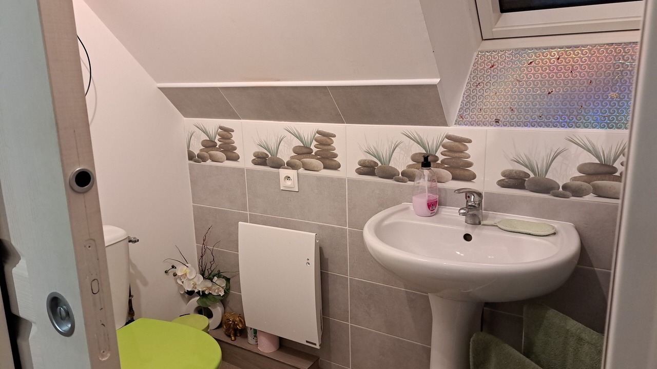 Photo of Bathroom in Pierre-de-Bresse