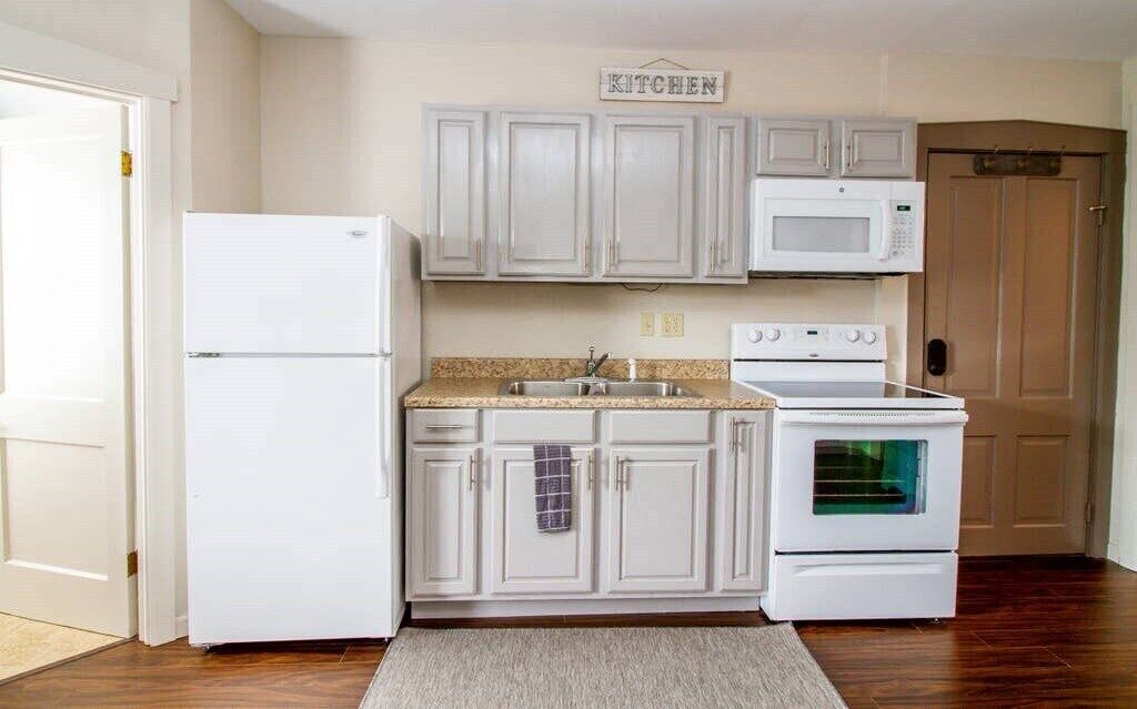 Photo of Others in Hermann