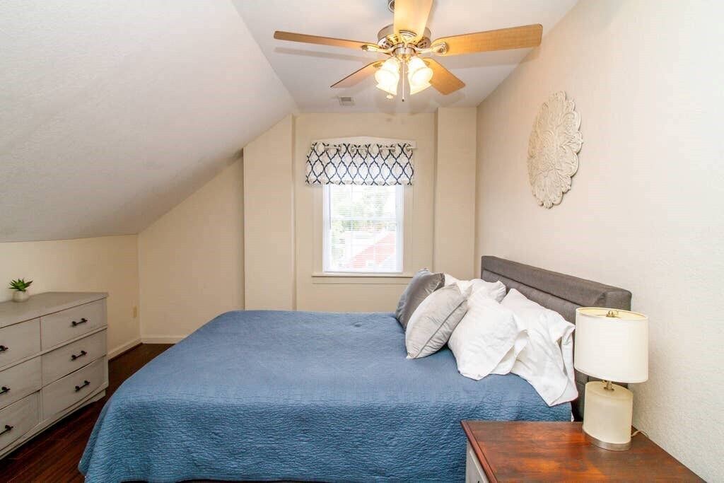 Photo of Others in Hermann