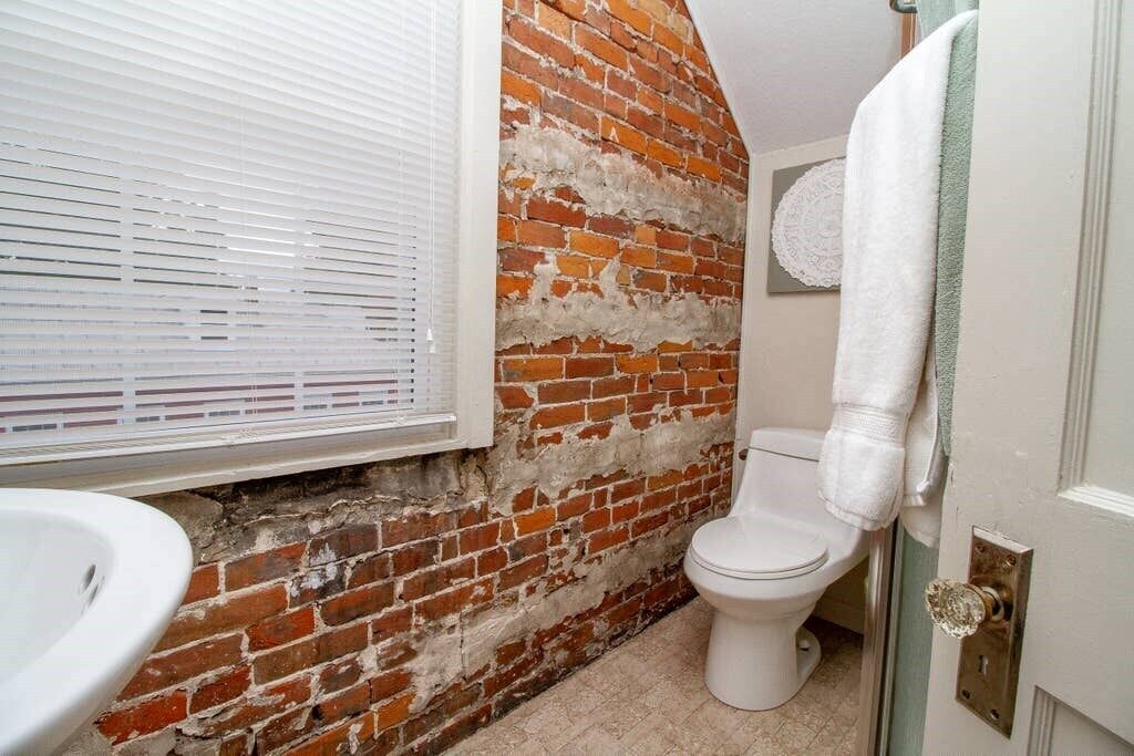 Photo of Others in Hermann