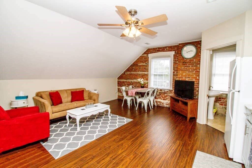 Photo of Others in Hermann