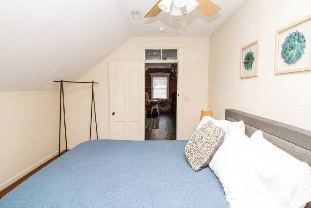 Photo of Others in Hermann