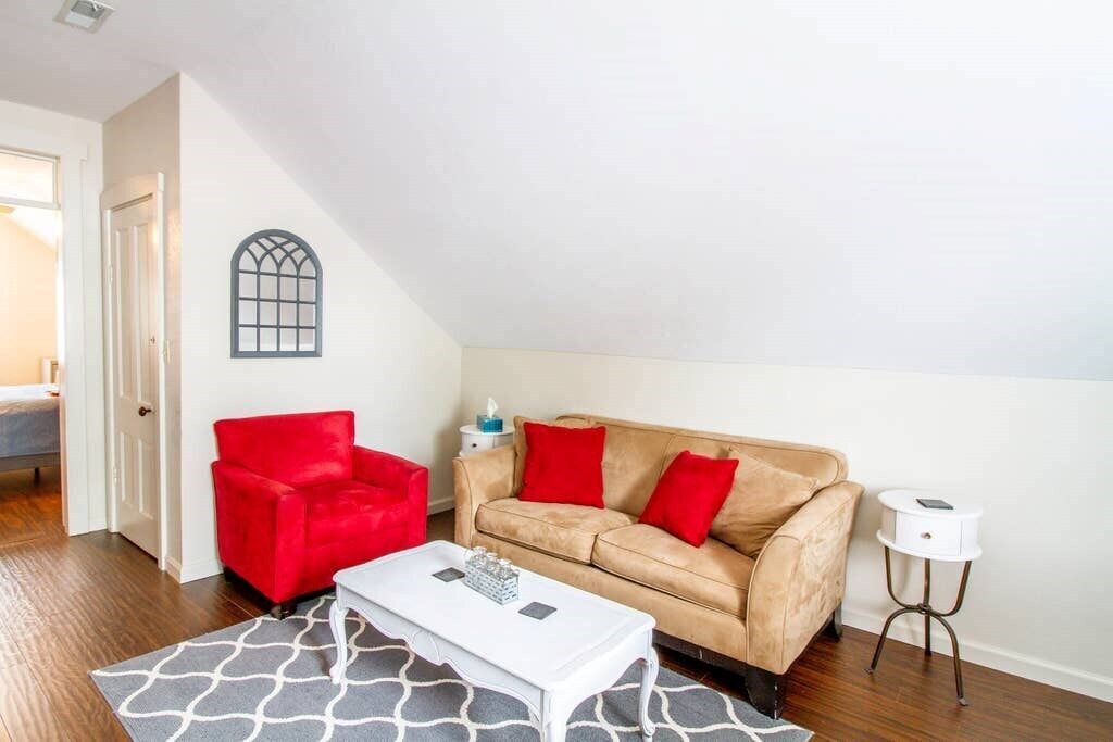 Photo of Others in Hermann