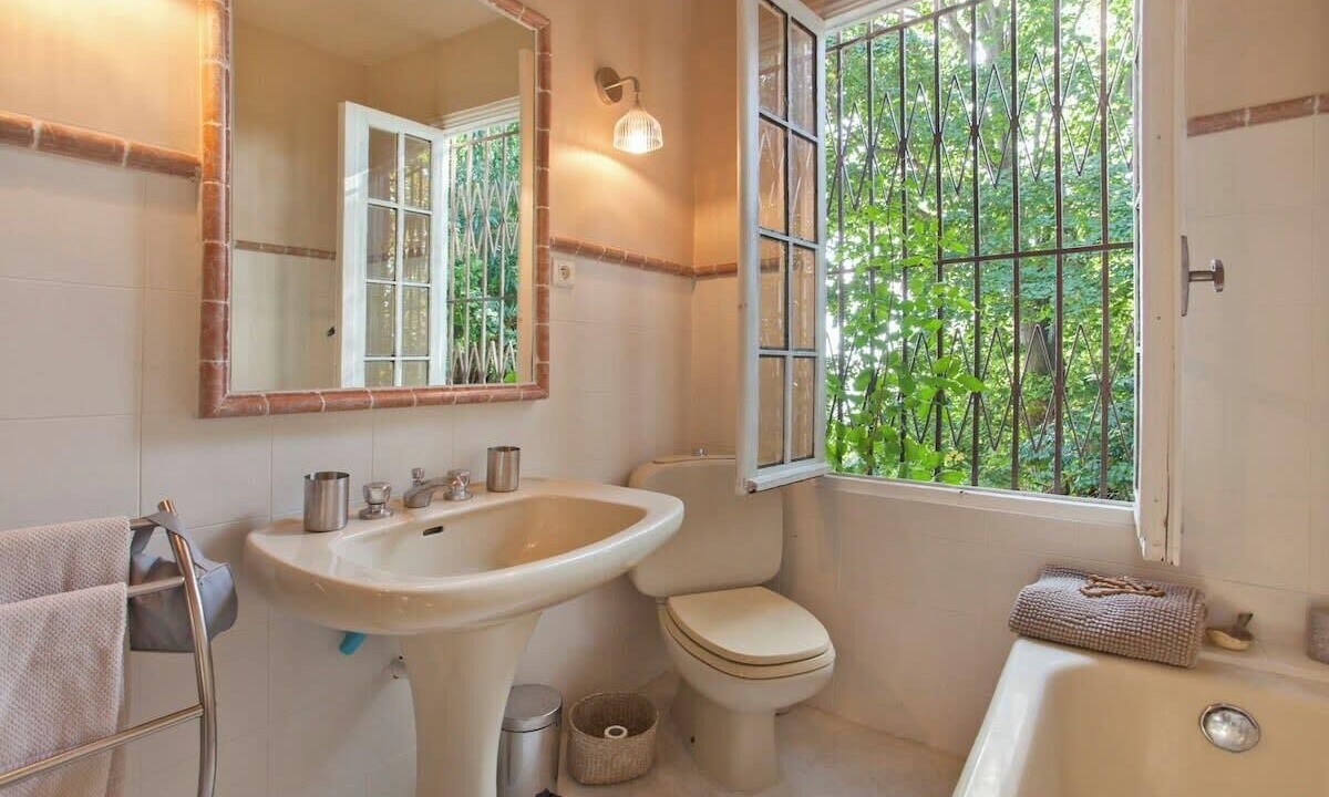 Photo of Bathroom in Cardo