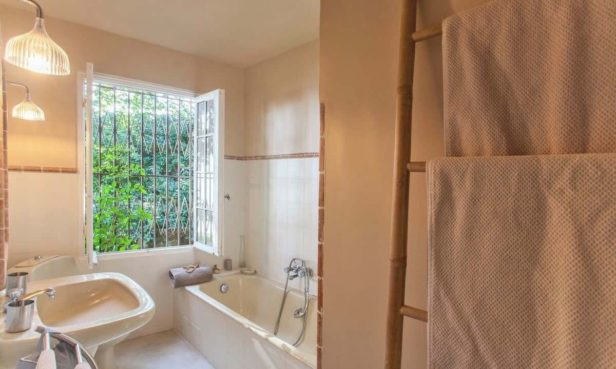 Photo of Bathroom in Cardo