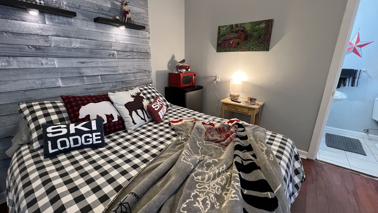 Photo of Bedroom in Larkspur