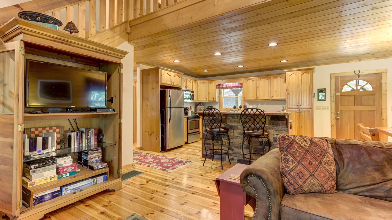 Photo of Livingroom in Eagle Mountain
