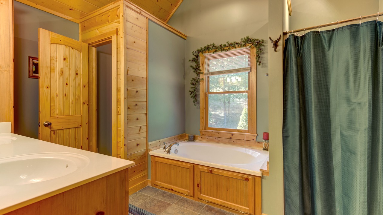 Photo of Bathroom in Eagle Mountain