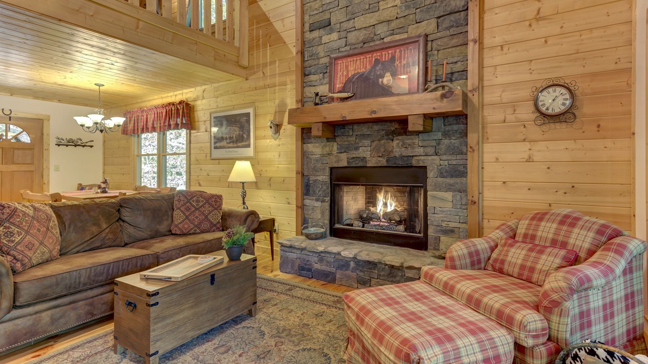 Photo of Livingroom in Eagle Mountain