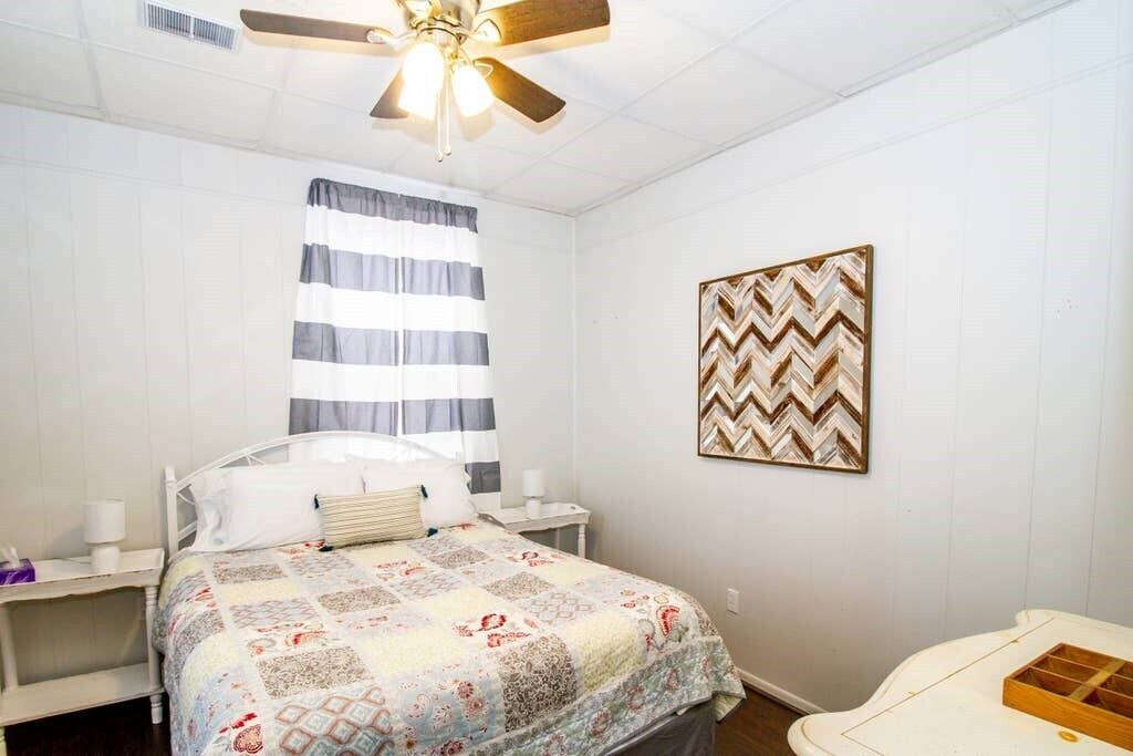 Photo of Others in Hermann