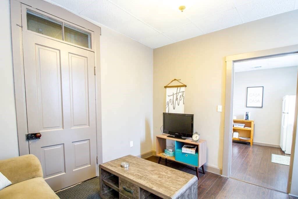 Photo of Others in Hermann