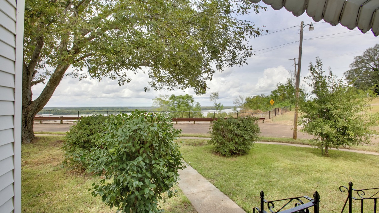 Photo of Others in Natchez