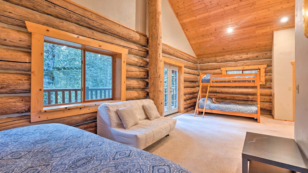 Photo of Bedroom in Gold Bar
