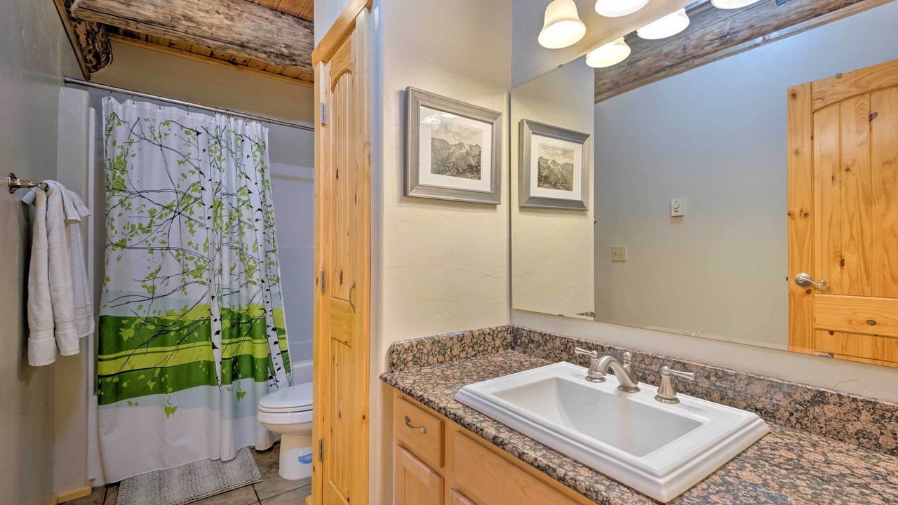 Photo of Bathroom in Gold Bar
