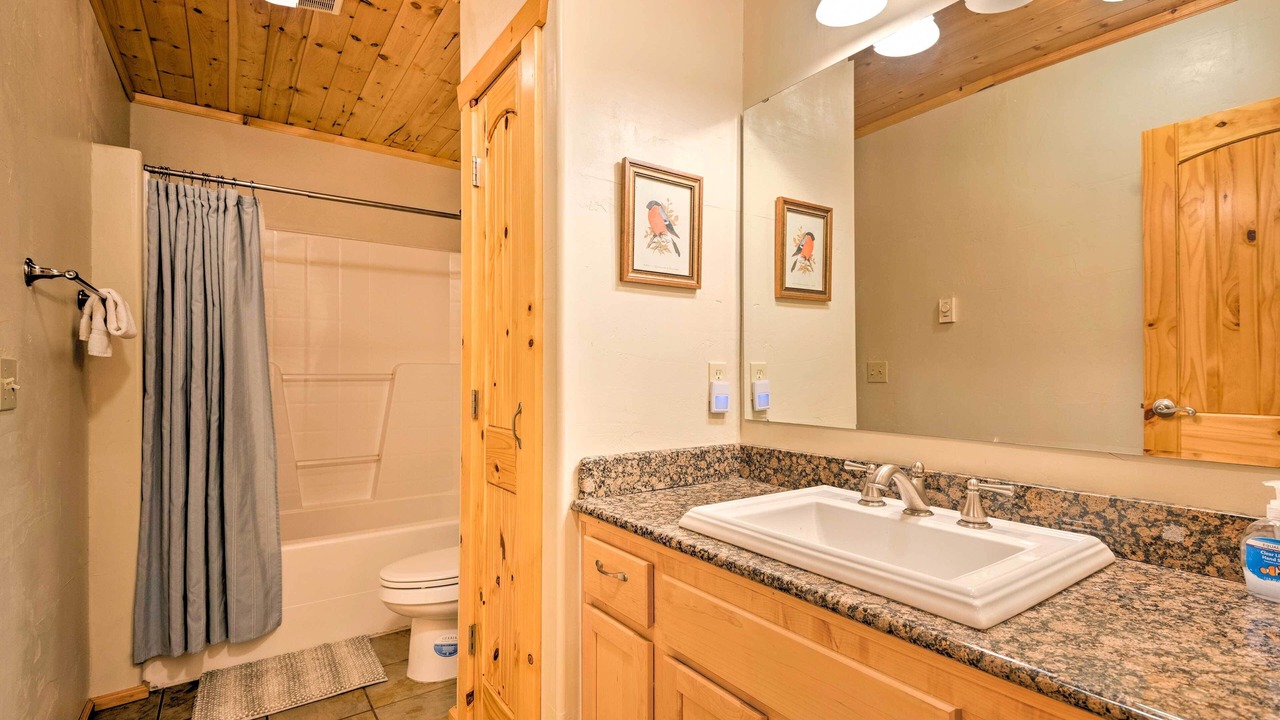 Photo of Bathroom in Gold Bar
