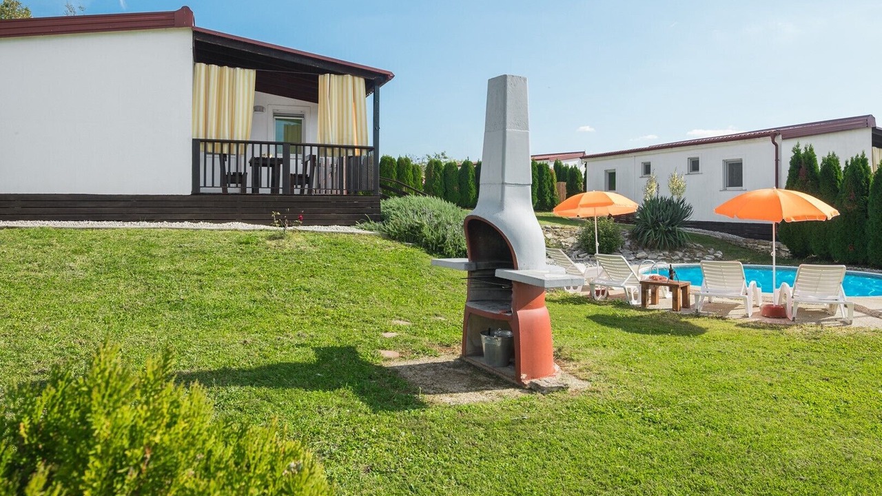 Photo of Outdoor in Tinjan