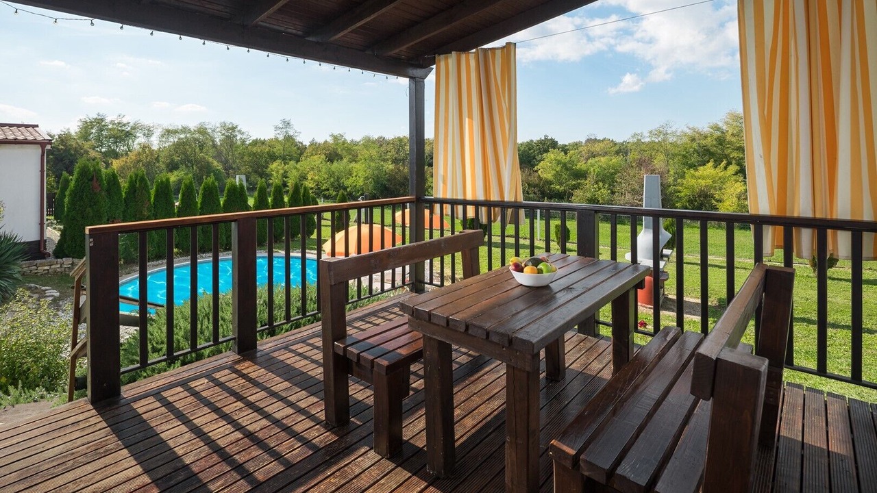 Photo of Outdoor in Tinjan